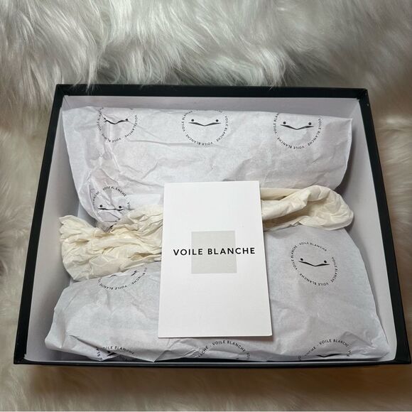Voile Blanche Sneakers - Picture 11 of 13